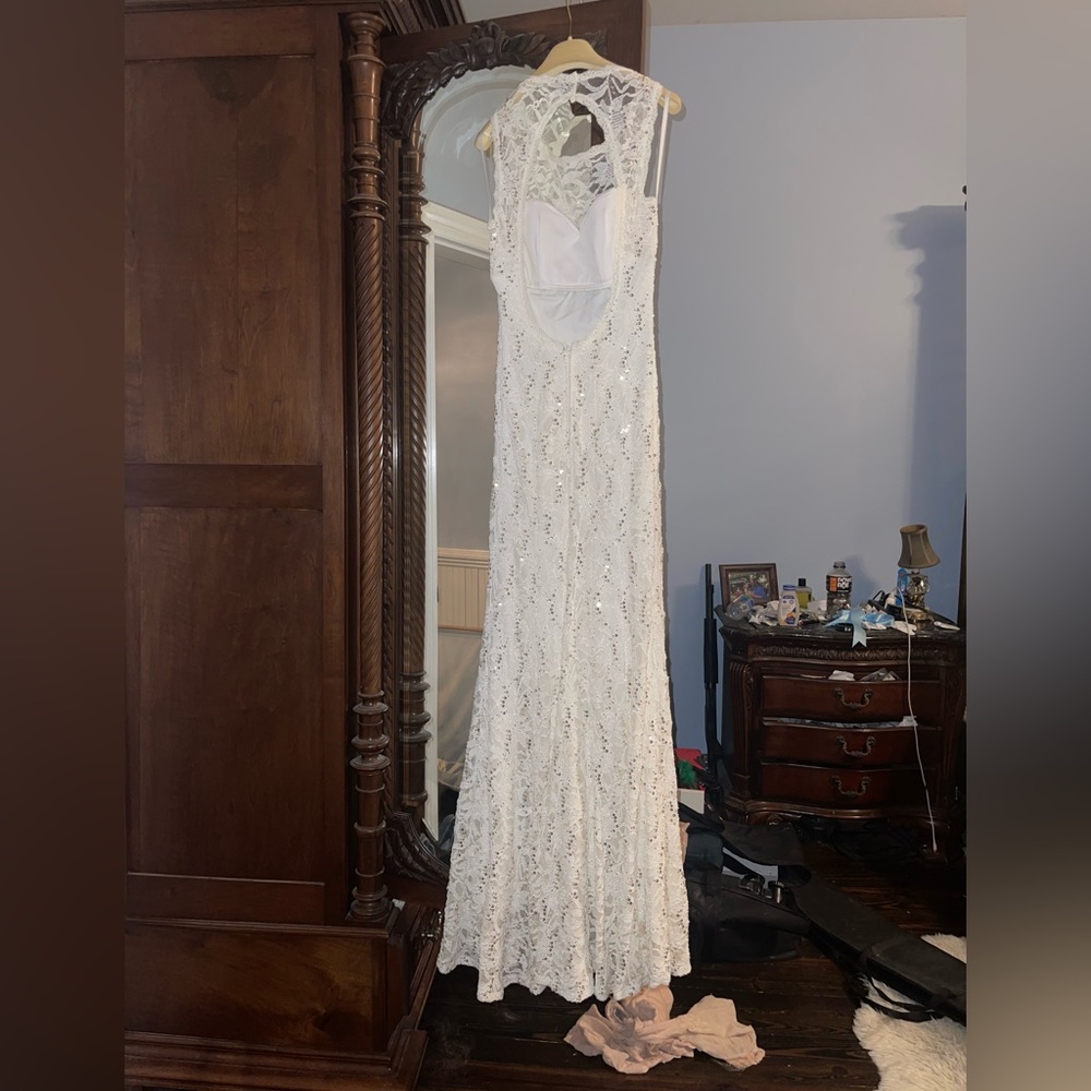 Windsor lace and sequin mermaid formal evening gown 9/10 - Picture 15 of 16